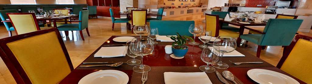 Hotel Ramada By Wyndham Ghaziabad Vasundhara Restaurace fotografie